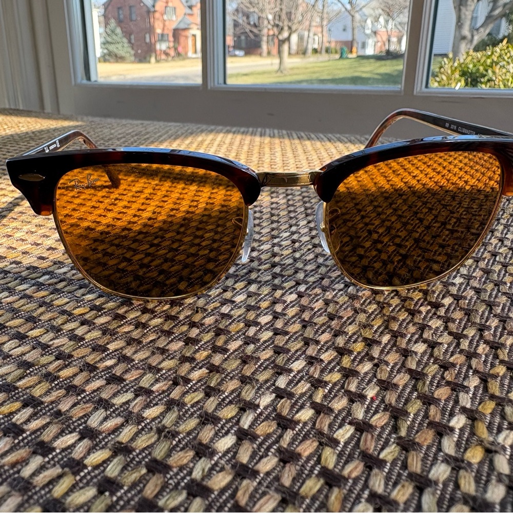 Like new Rayban aviators